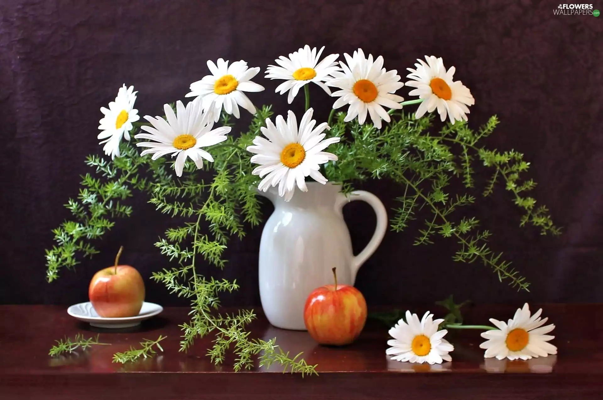 apples, bouquet, marguerites