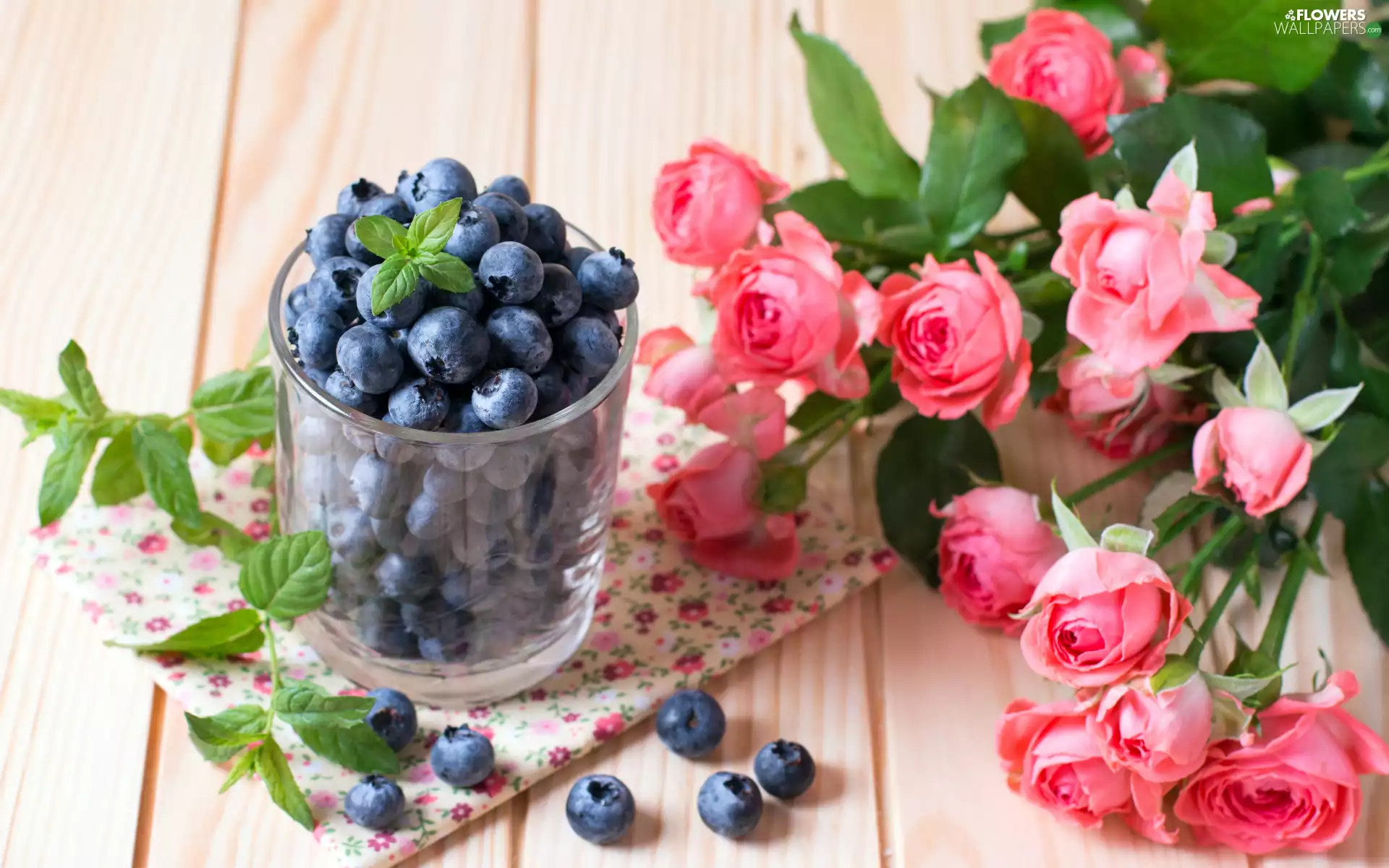 roses, boarding, cup, Flowers, blueberries