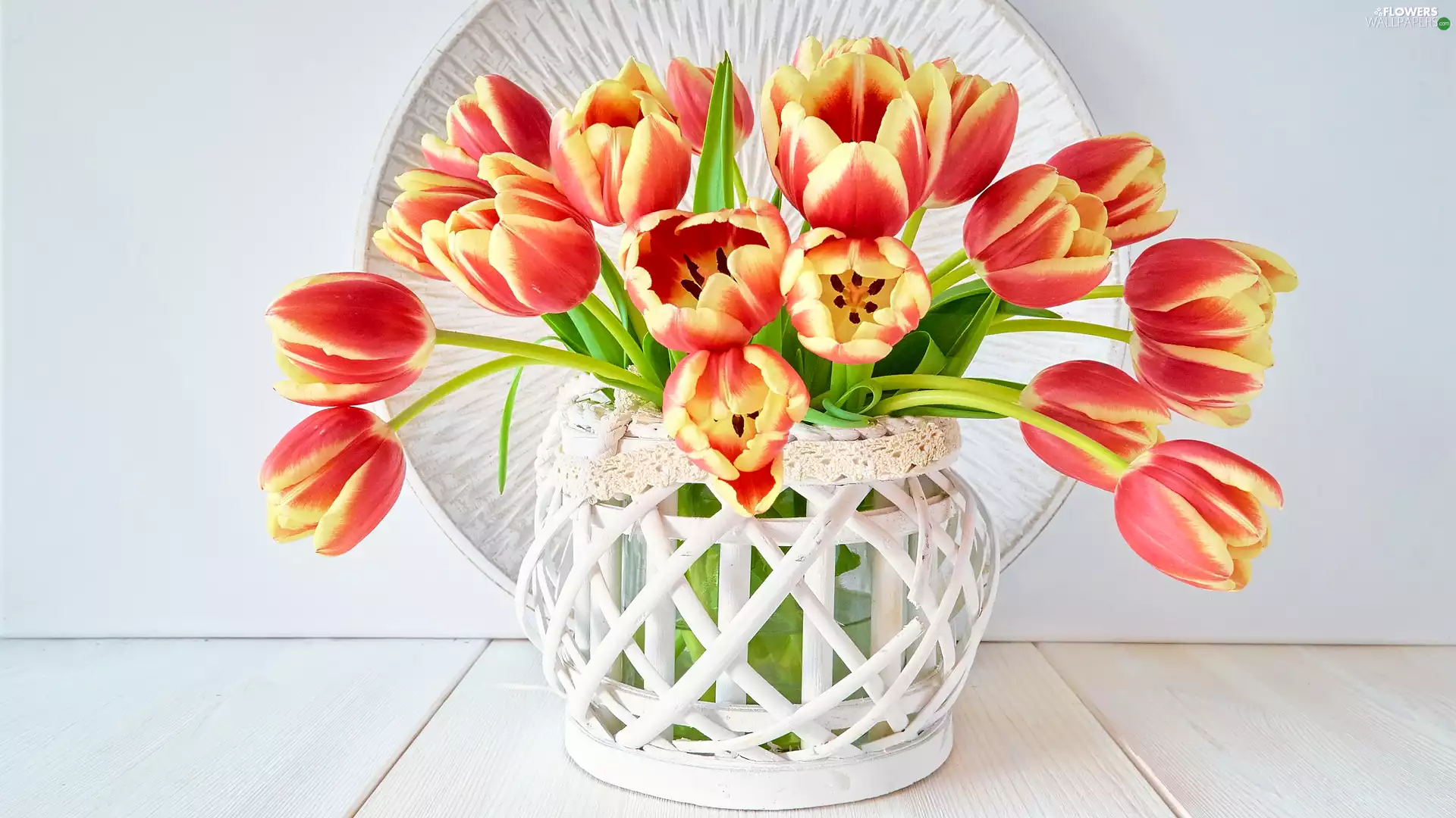 plate, boarding, Tulips, Vase, bloom