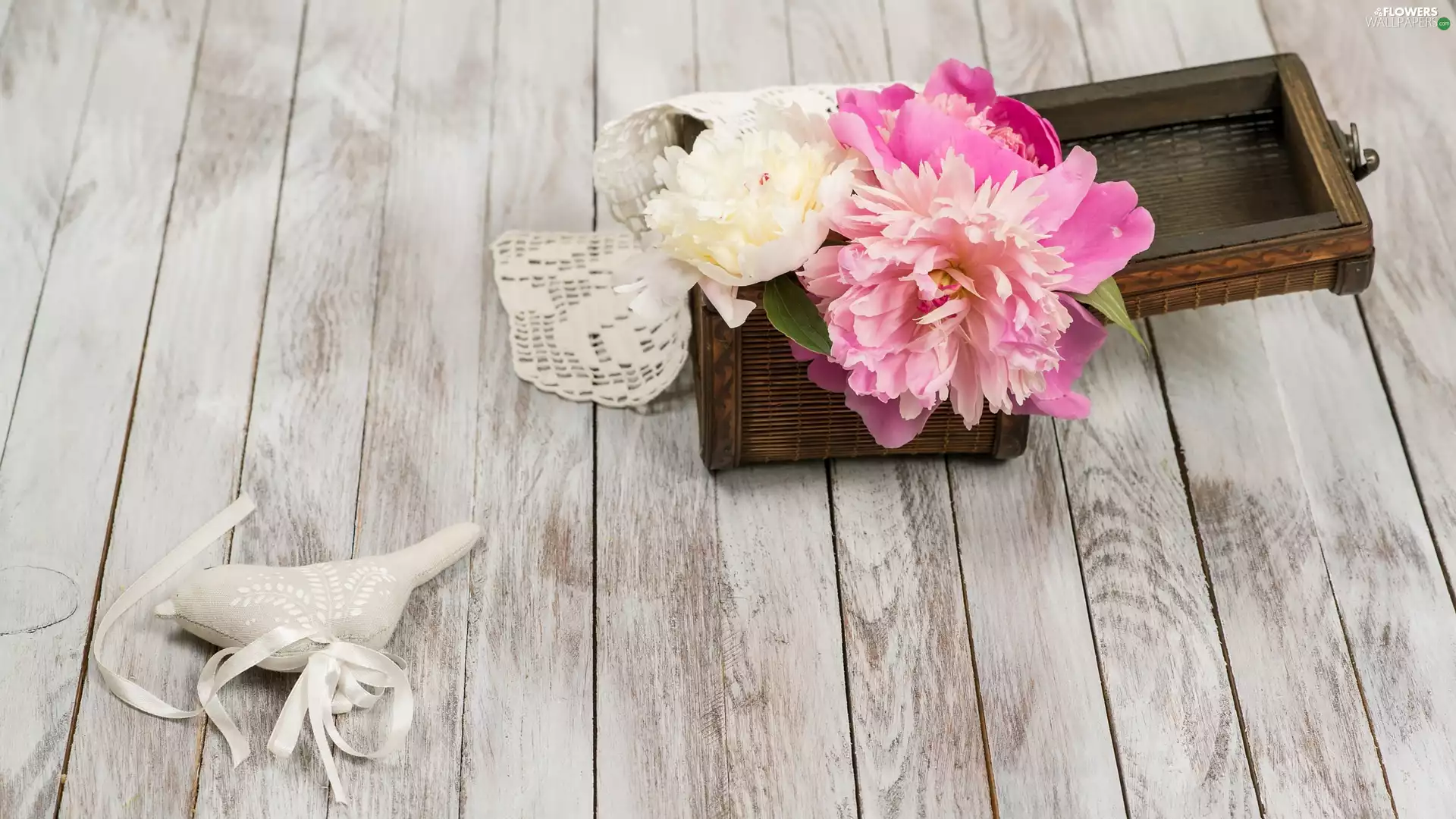 Peonies, decorative, birdies, casket