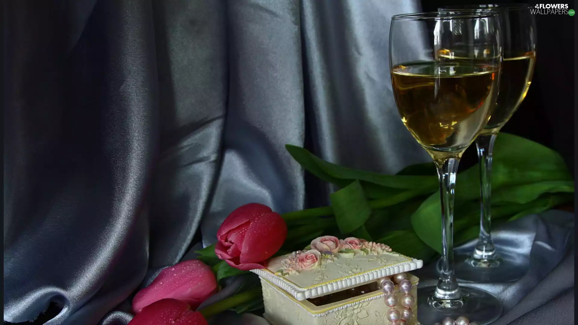 Tulips, Wines, casket, glasses