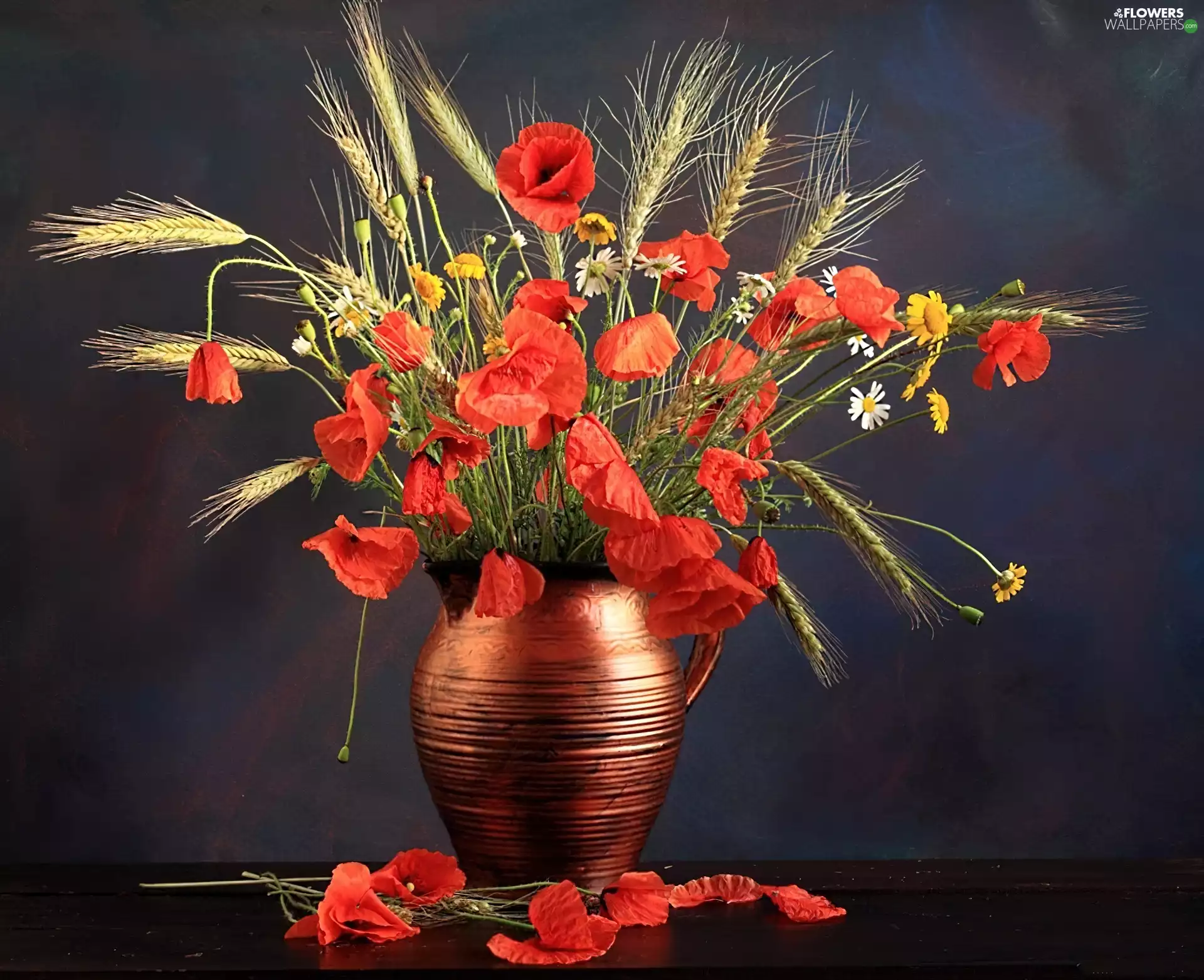 Mac, pitcher, bouquet