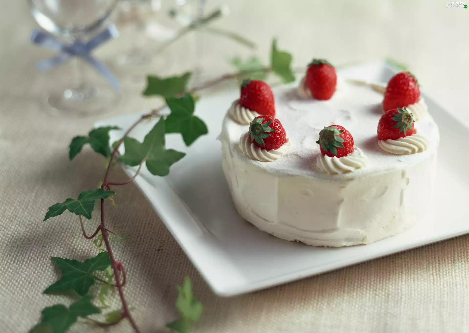 strawberries, Cake, cream