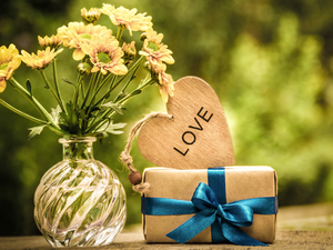 Present, Chrysanthemums, text, Vase, Flowers, Heart, blurry background