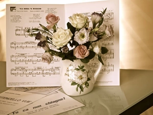 Tunes, bouquet, roses